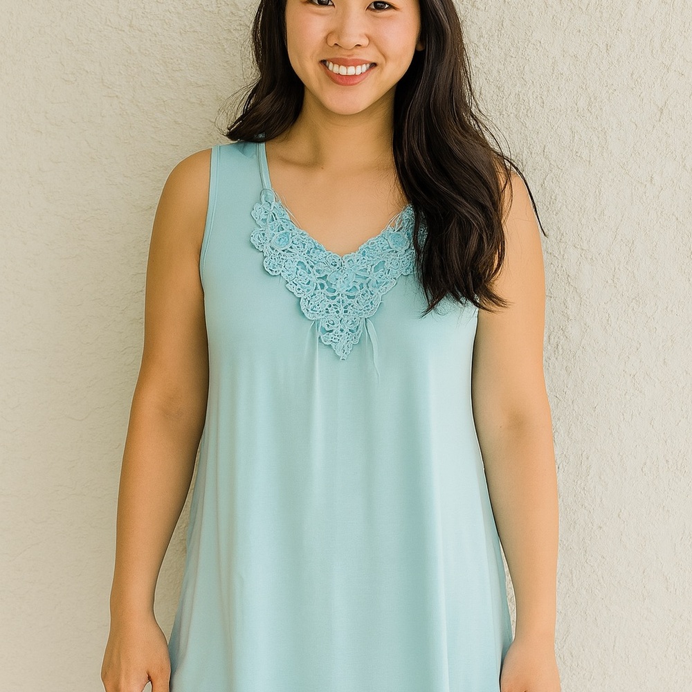 Susan Graver Style M Aqua Blue Sleeveless Top Lace V-Neck Lightweight Flowy